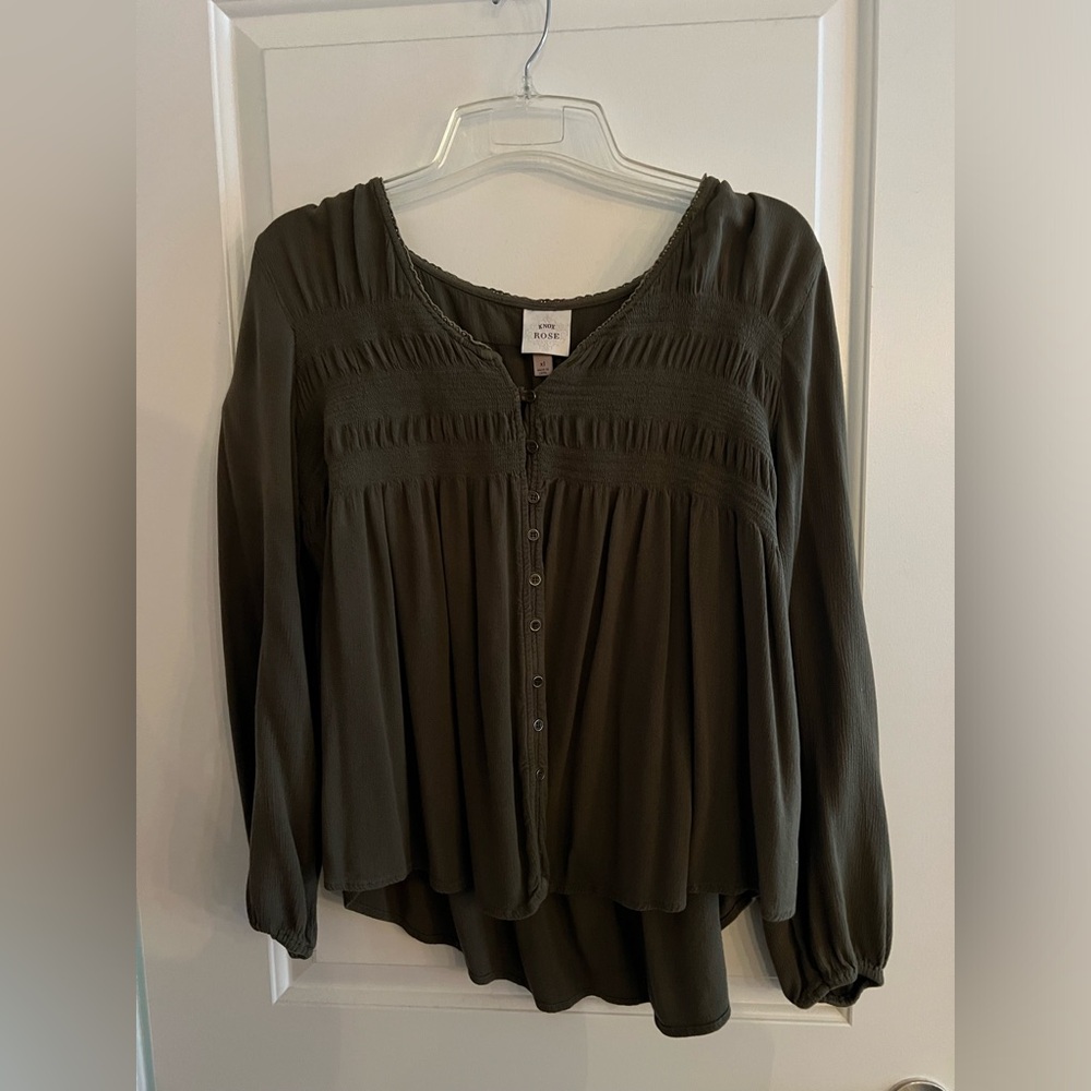 Target Knox Rose Stretch Green Long Sleeve Top